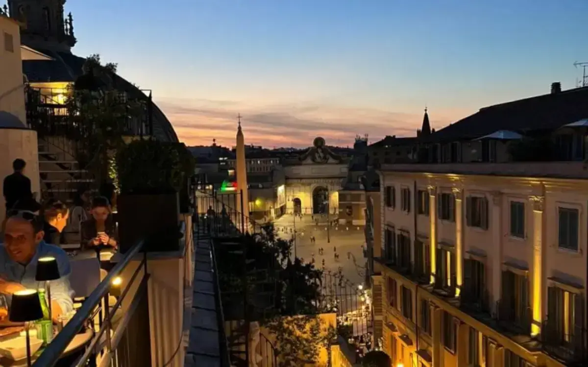 Aperitivo raffinato su roof in centro storico
