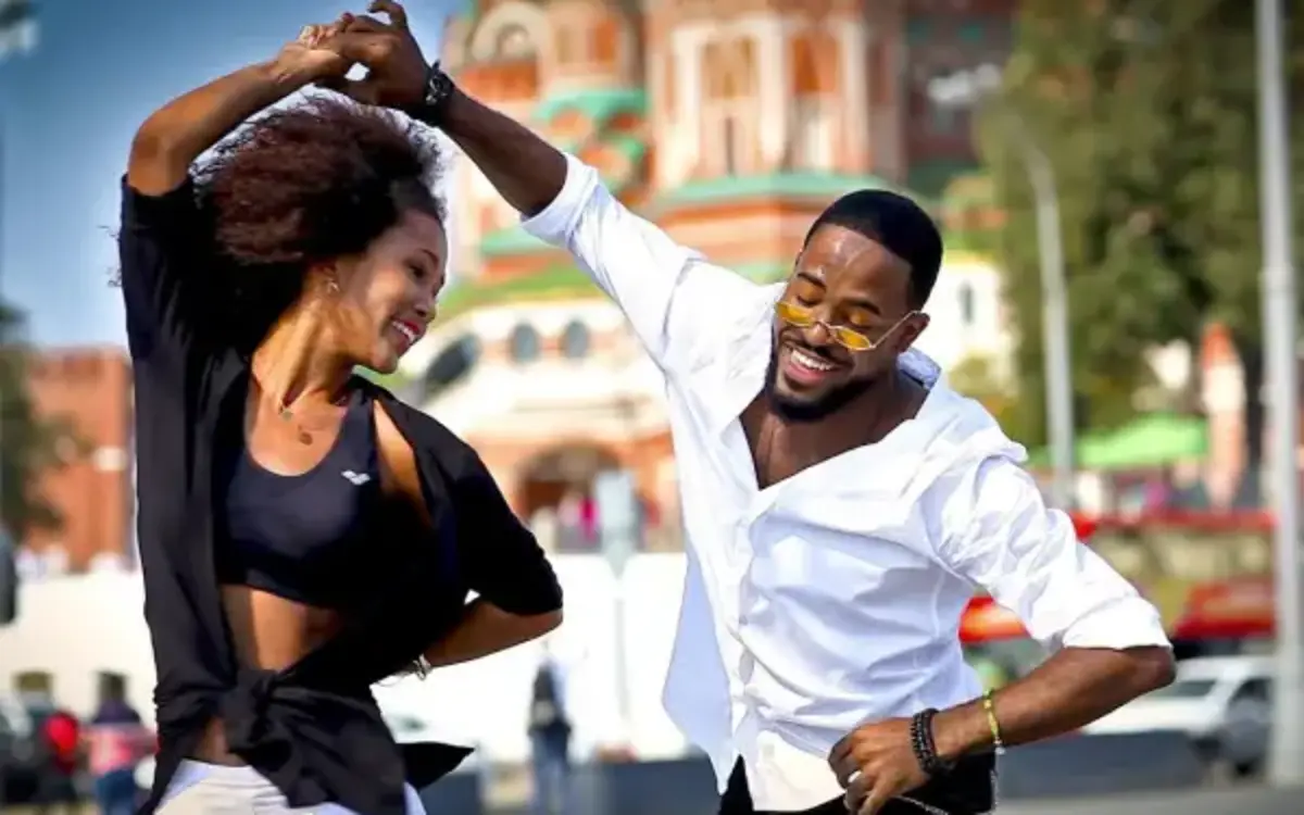 Prima Lezione di Salsa e Bachata Livello Base e Intermedio!